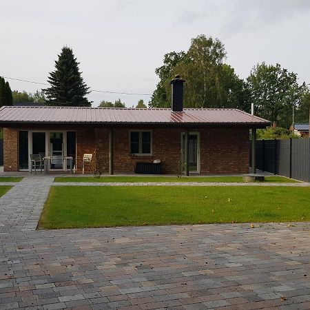 Bungalow Am Neustaedter See Neustadt-Glewe Exterior foto